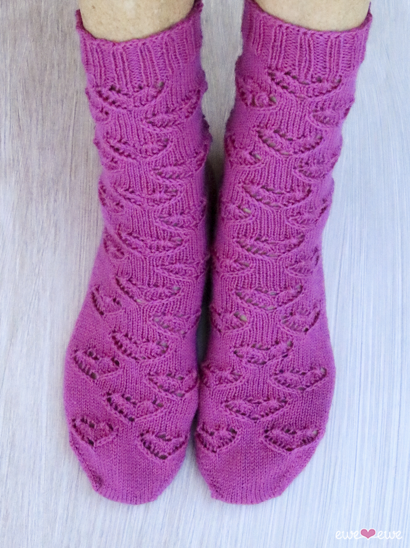 Knitting Patterns For Socks Ewe Heart Socks Pdf Knitting Pattern Ewe Ewe Yarns