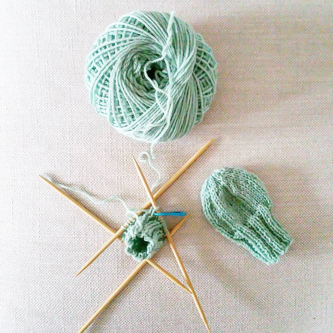 Beginner Baby Knitting Patterns Knit Ba Mittens Free Beginner Pattern Simplymaggie