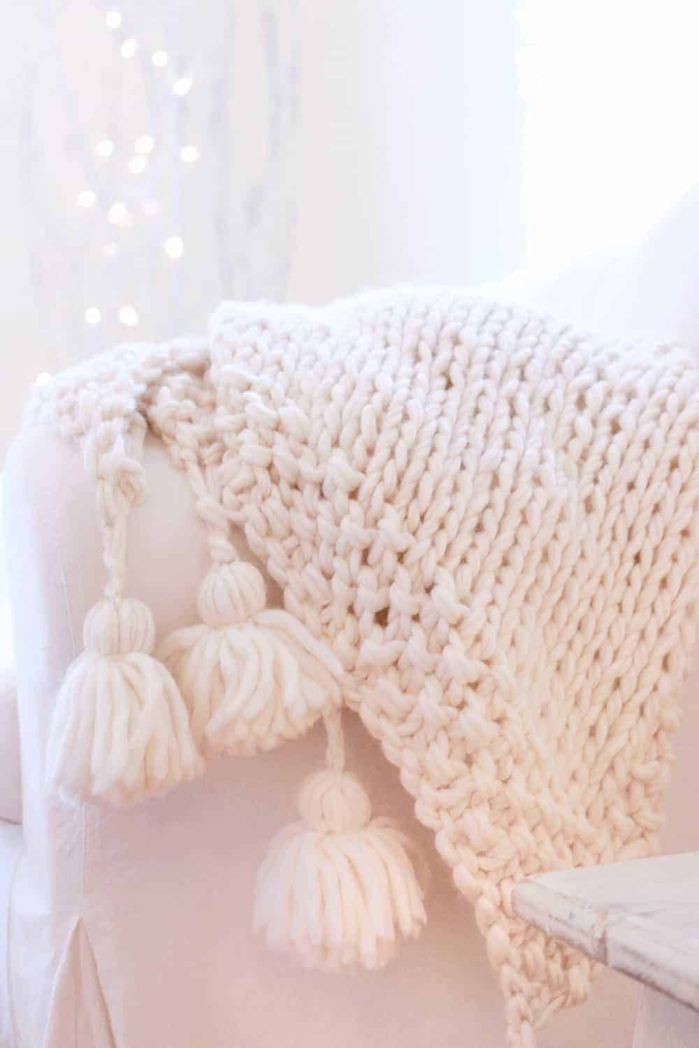 Chunky Wool Throw Knitting Pattern 11 Cozy Chunky Blankets Youll Want To Knit This Weekend Ideal Me