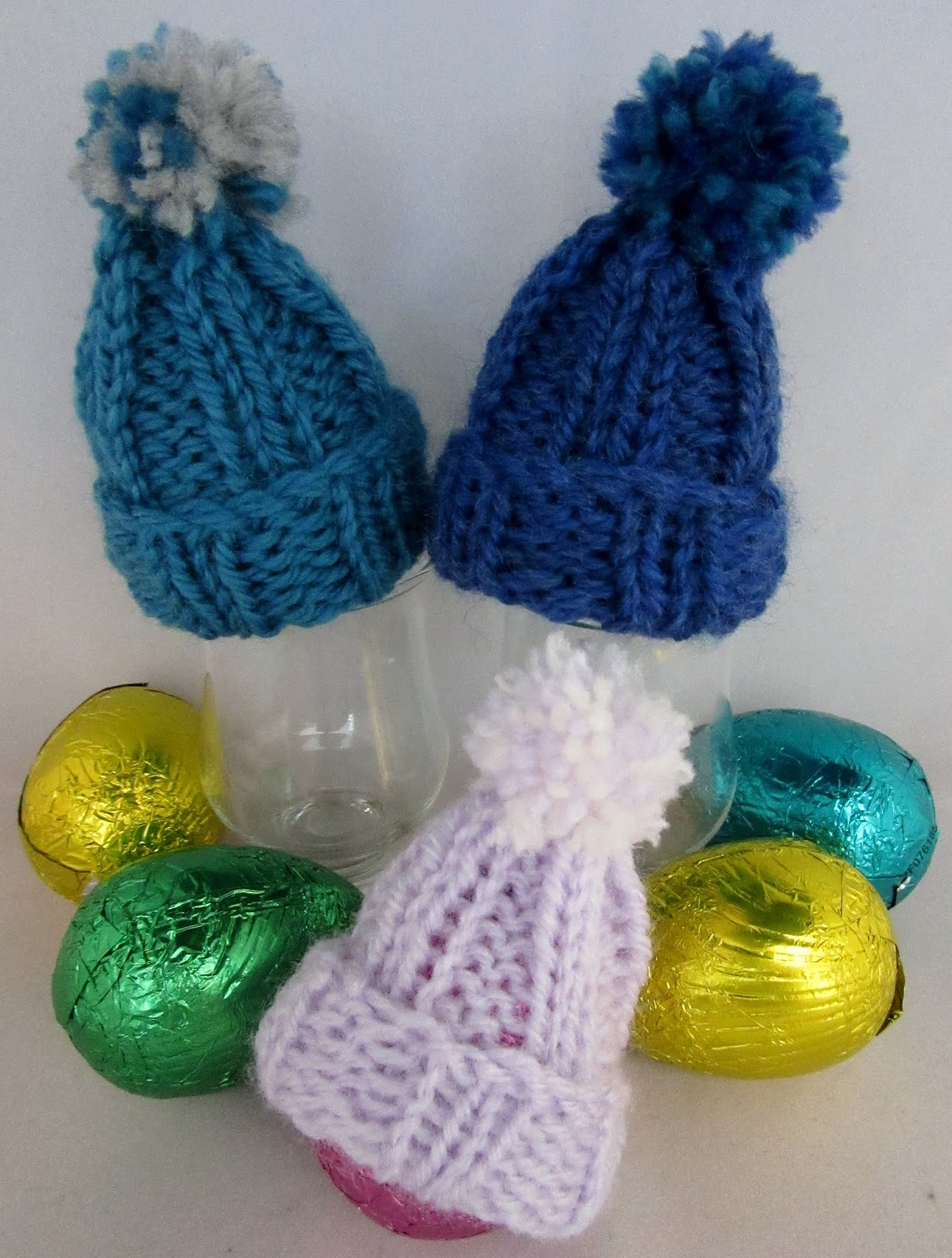Egg Cosies Knitting Pattern Free Handmademeg Free Simple Pattern For Cute Knitted Mini Bobble Hats
