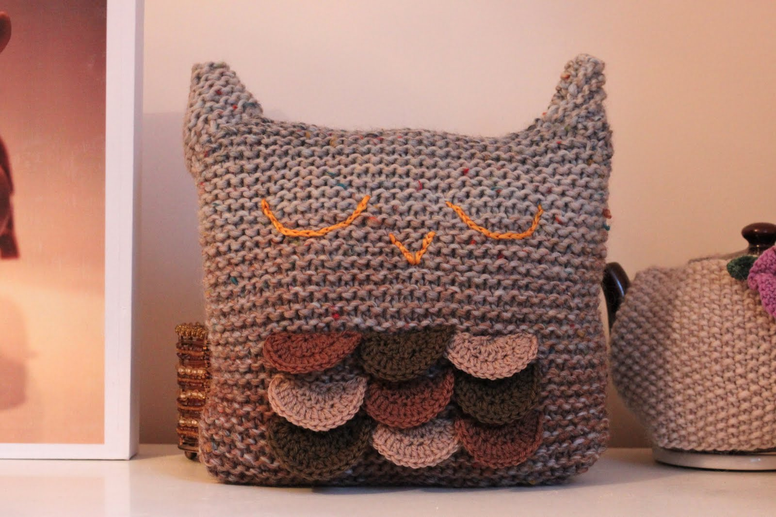 Free Cushion Cover Knitting Pattern Knittingpony Sleepy Owl Cushion Free Knitting Pattern