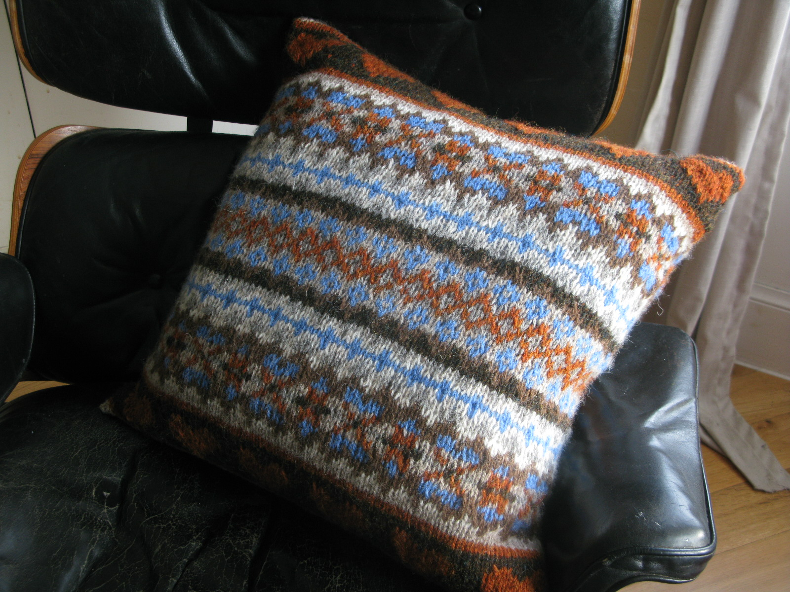 Free Cushion Knitting Patterns Free Knitting Pattern Caora Fibres