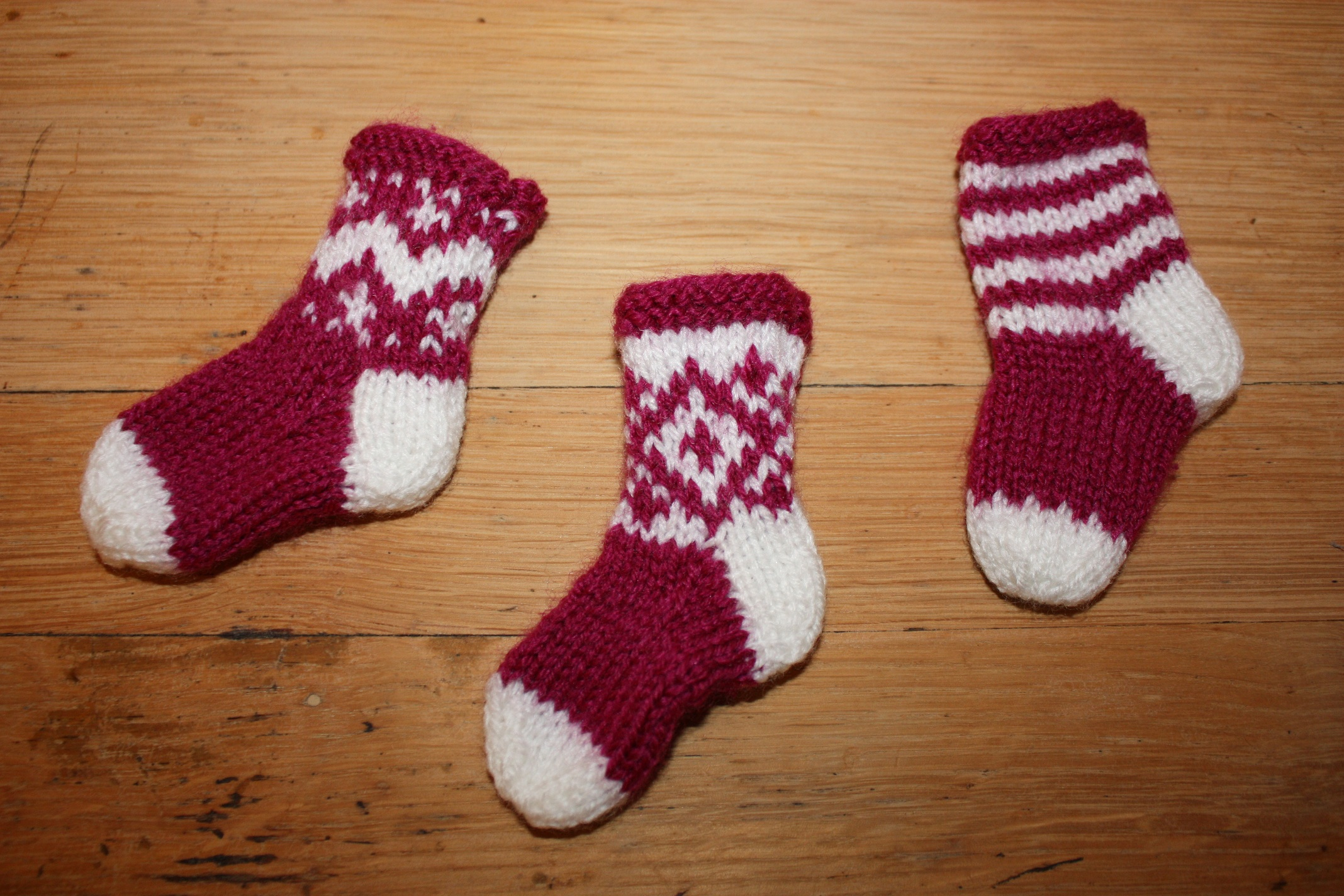 Free Knit Christmas Stocking Pattern Decorating Cute Interior Home Decorating Ideas With Sweet Knit