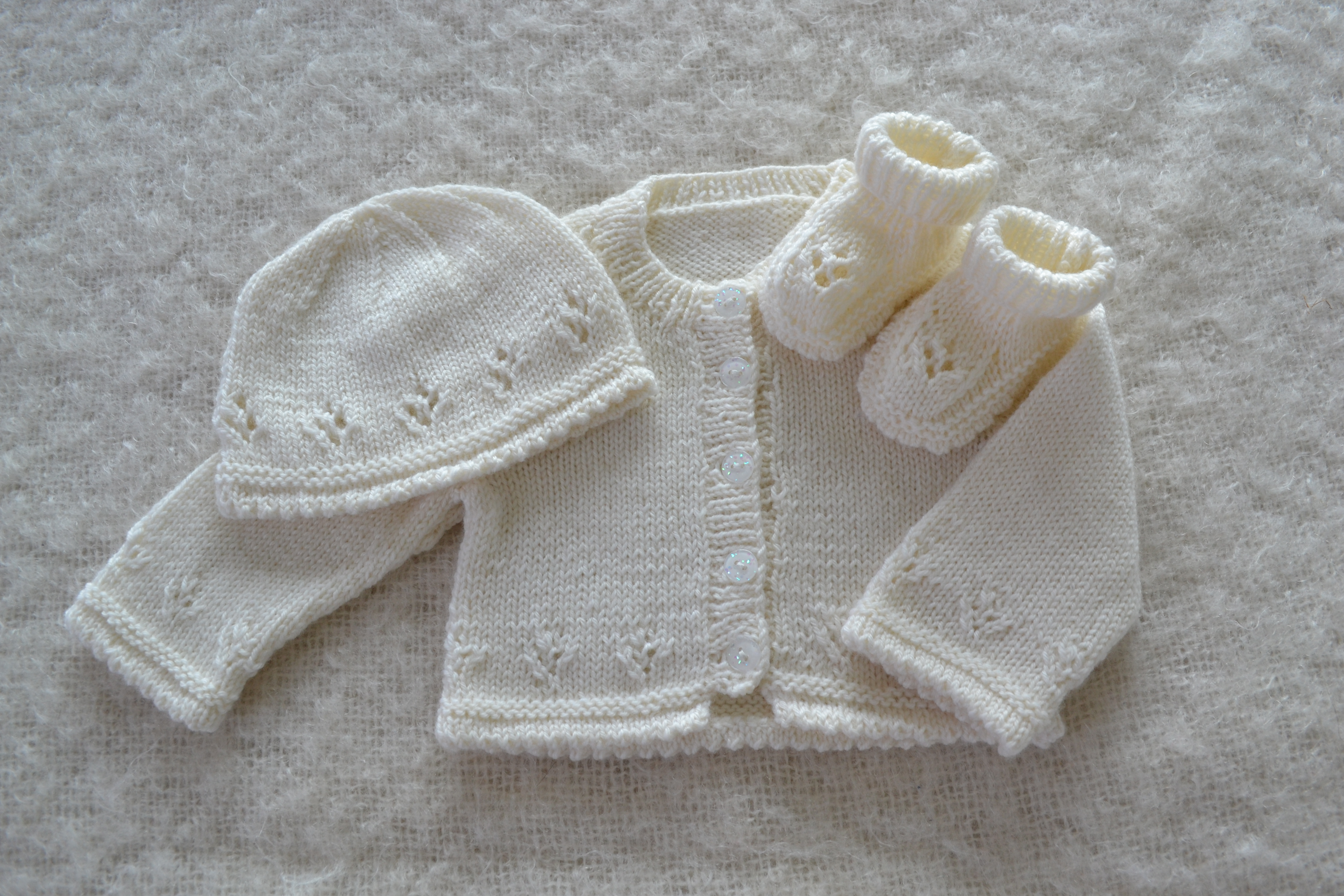 Free Knitted Baby Bootie Pattern Ba Booties Knanaknits