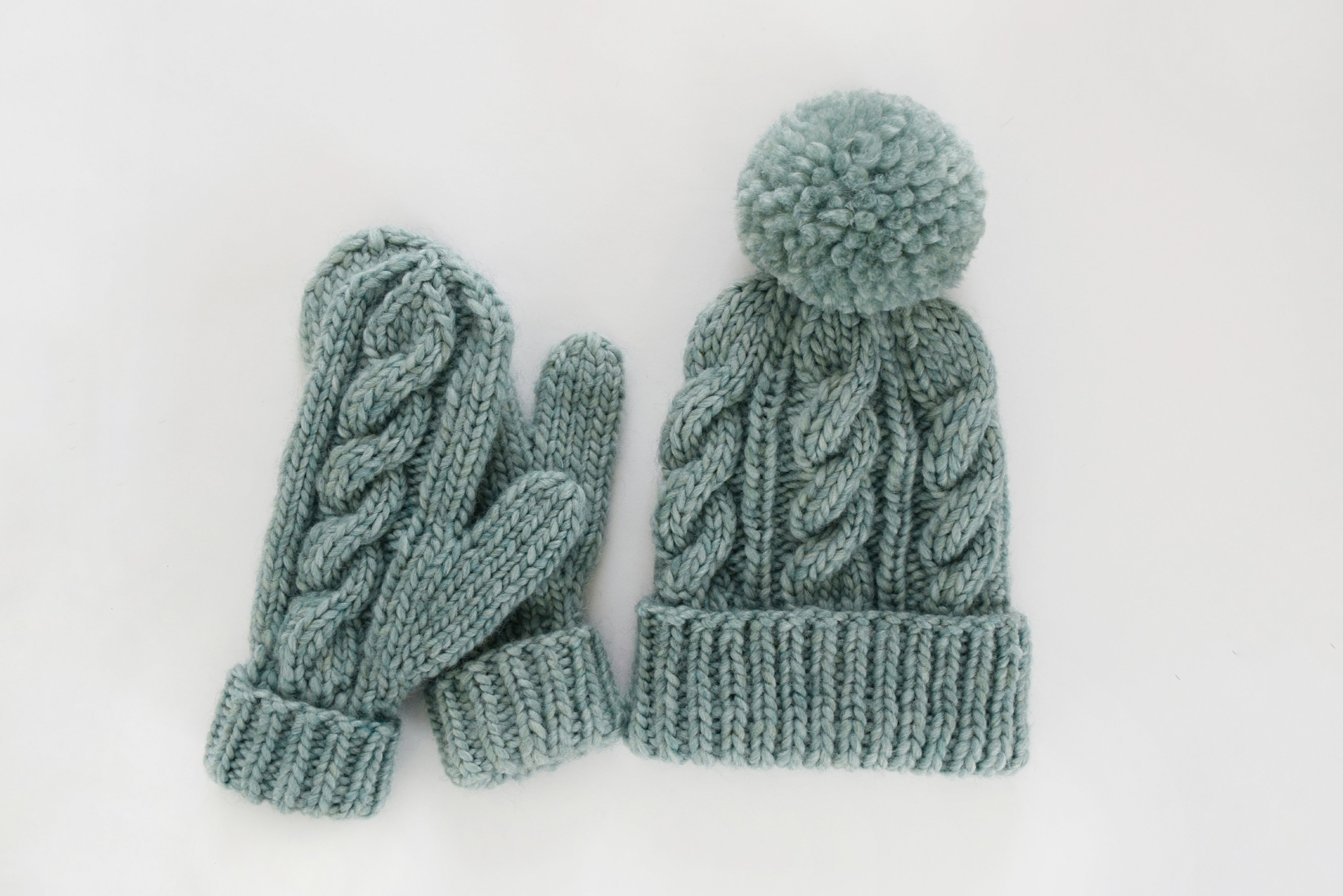 Free Knitted Glove Patterns Classic Cabled Hat Mittens Free Pattern