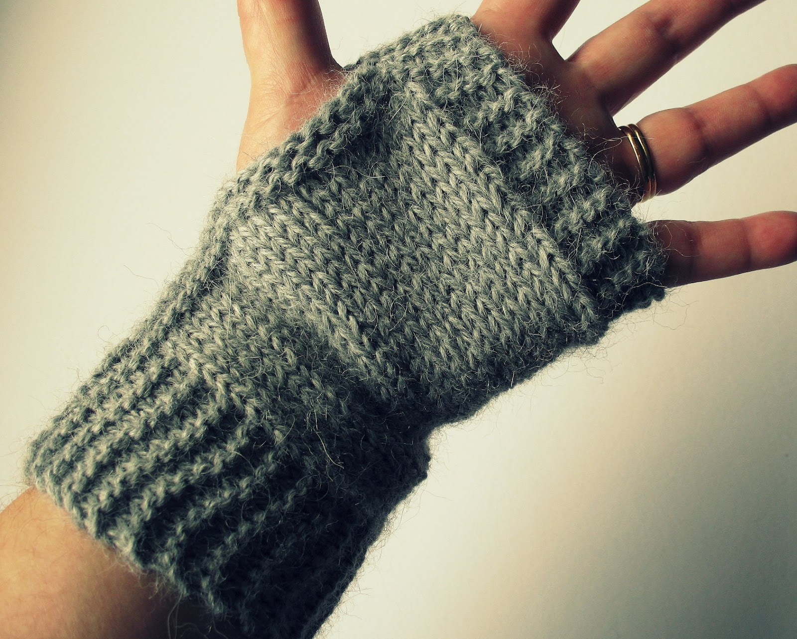 Free Knitted Glove Patterns Free Gothic Fingerless Gloves Knitting Patterns Fo