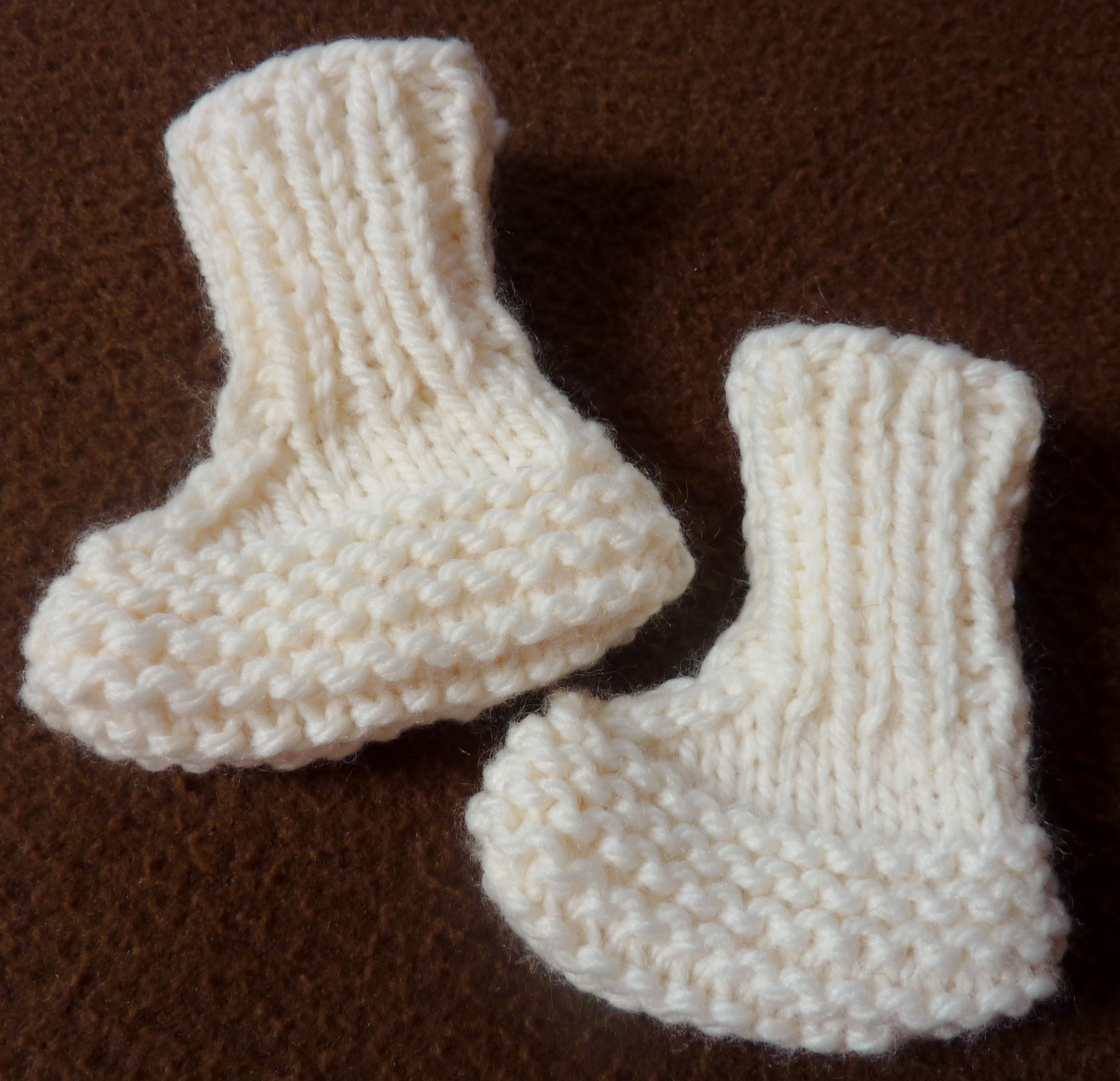 Free Knitting Pattern Baby Booties 4 Ply The Purple And White Knitting Initiative For Irish Premature Babies