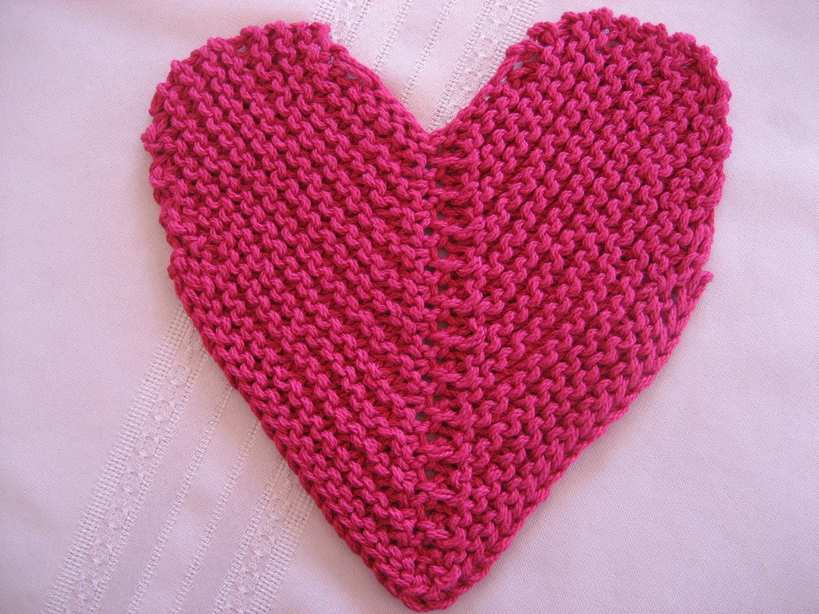 Heart Shaped Dishcloth Knitting Pattern Red Hat Knitter What Am I Doing