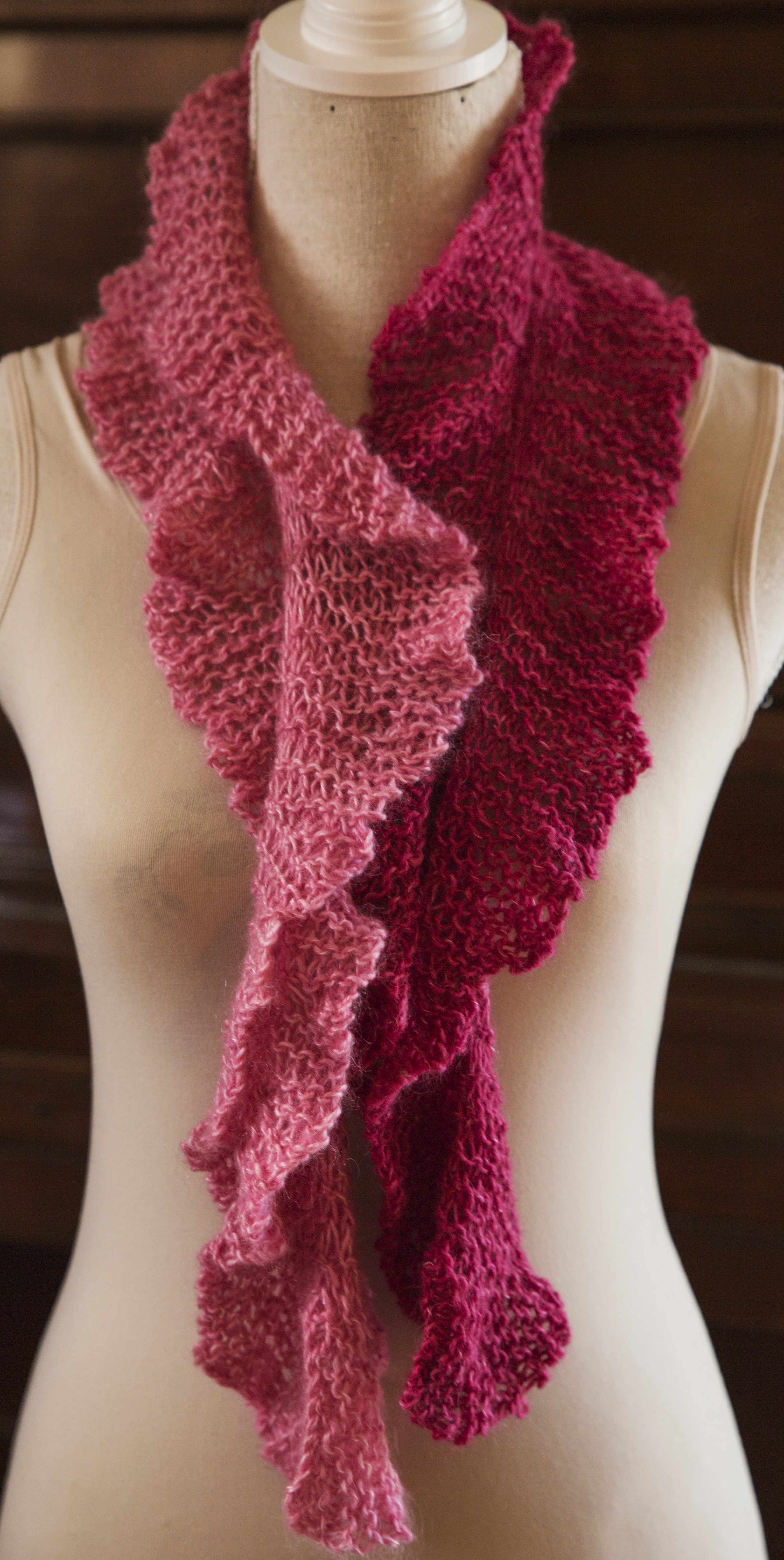 How To Knit A Ruffle Scarf Free Pattern Fantail Ruffle Scarf Pattern