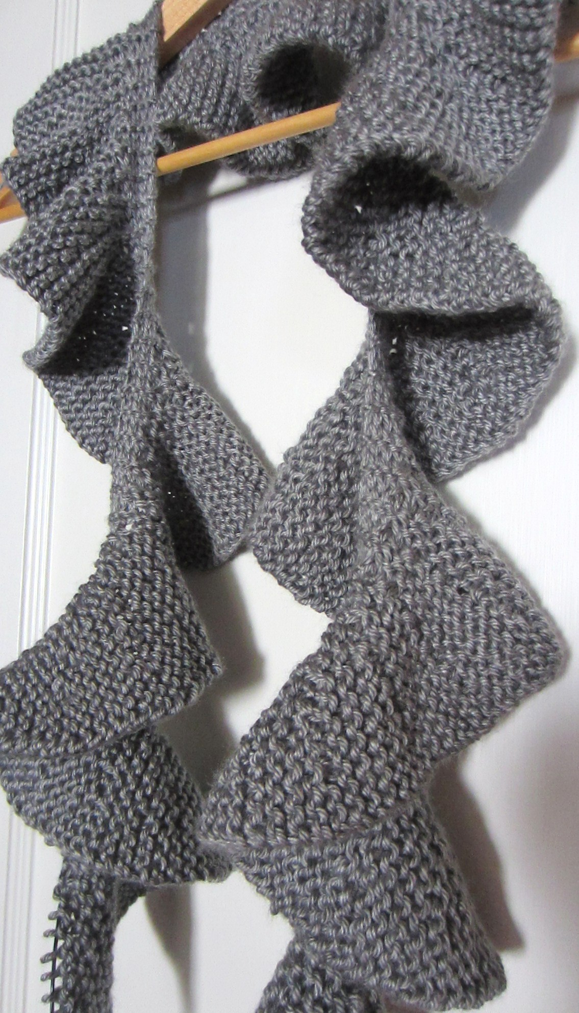 How To Knit A Ruffle Scarf Free Pattern Two Ruffle Scarves Knitting Works In Progress G Ma Ellens