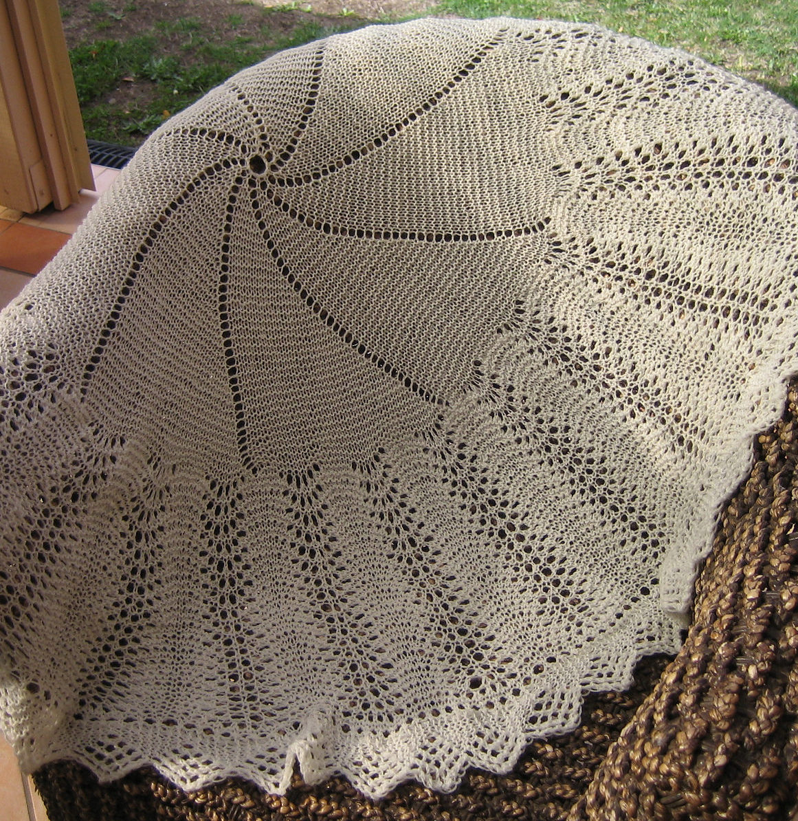 Knit Circle Pattern Knit Round Rug Pattern Uniquely Modern Rugs