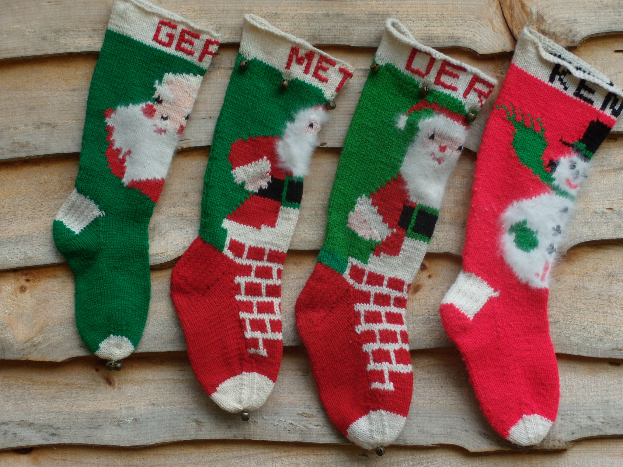 Knitted Christmas Stocking Patterns Personalized Who Made Your Christmas Stockings Halcyon Yarn Blog Halcyon Yarn