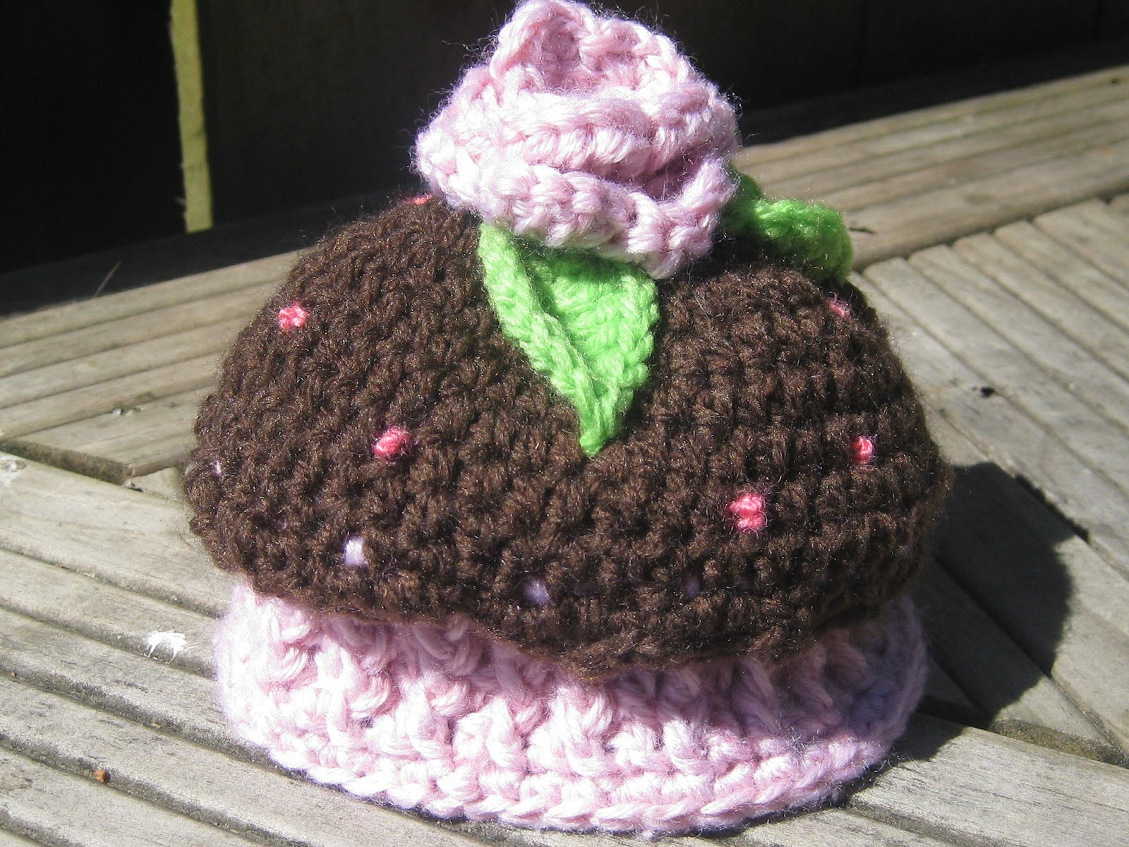 Knitted Cupcake Hat Pattern Knot Your Nanas Crochet Newborn Cupcake Hat
