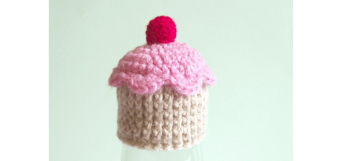 Knitted Cupcake Hat Pattern Tiny Cupcake Hat Free Crochet Pattern Petits Pixels