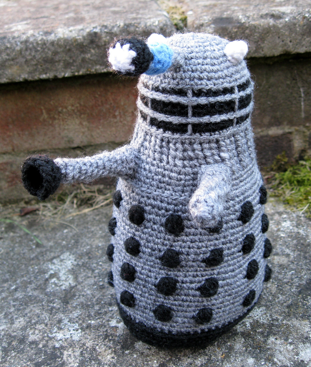 Knitted Dalek Pattern My Whovians Who Wants To Crochet A Classic 1970s Dalek Amigurumi