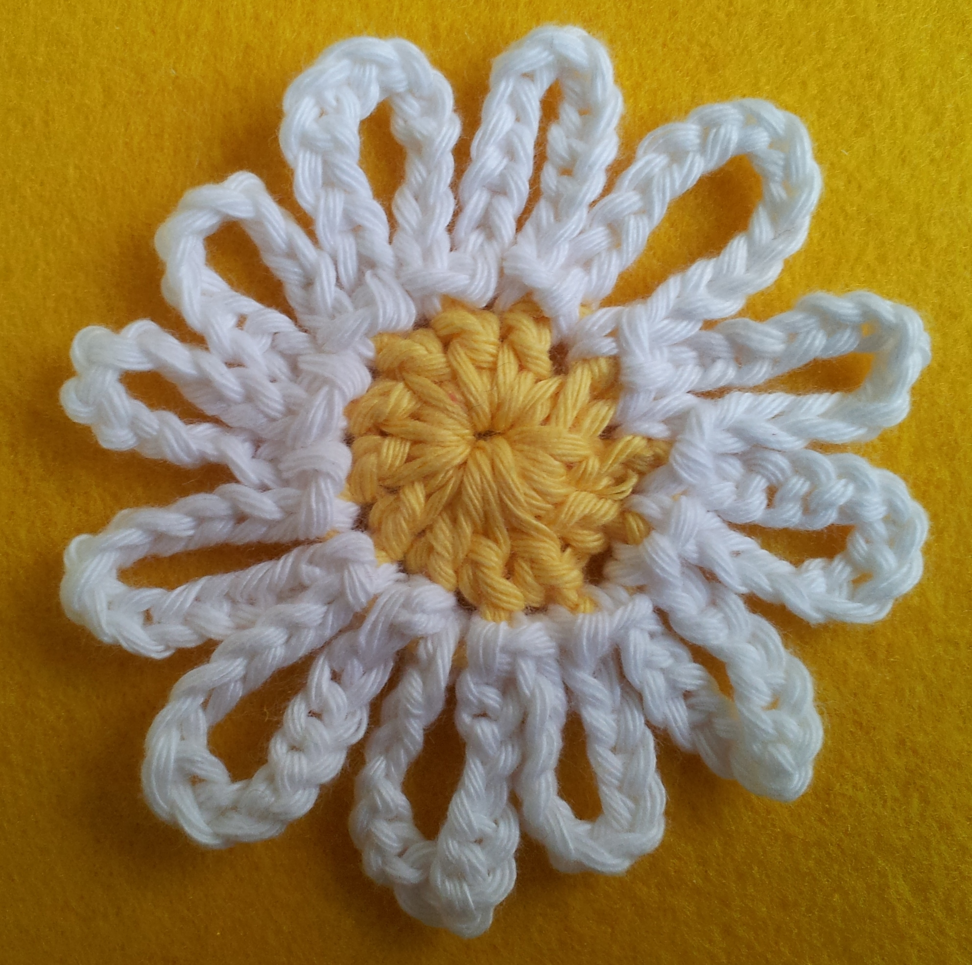 Knitted Flower Patterns Free Daisy Crochet Bunting Free Pattern Thestitchsharer
