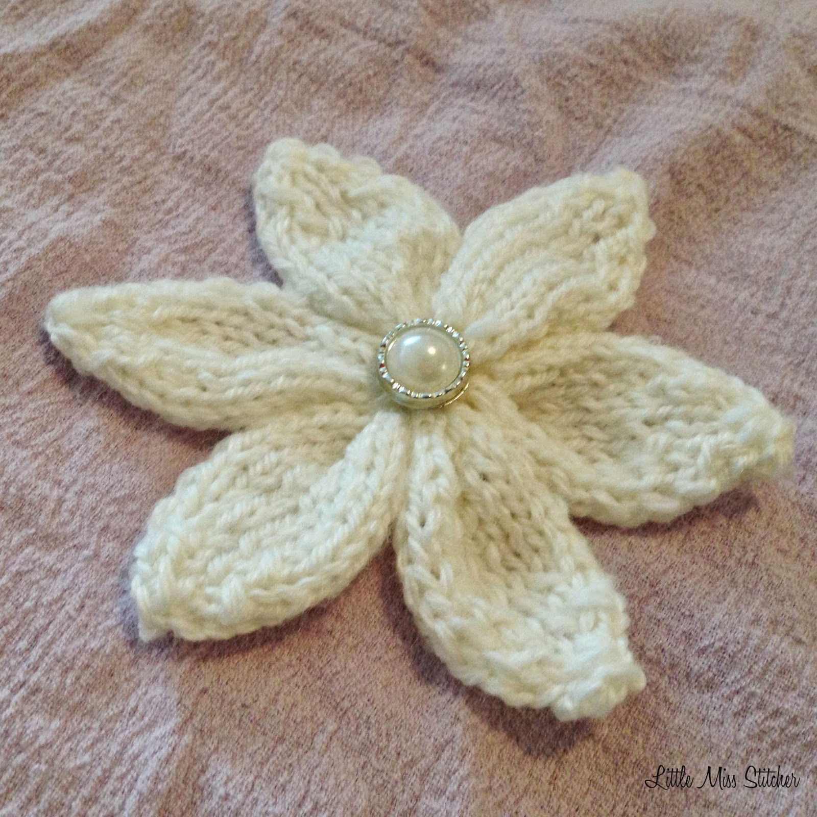 Knitted Flower Patterns Free Little Miss Stitcher 6 Petal Knit Flower Free Pattern