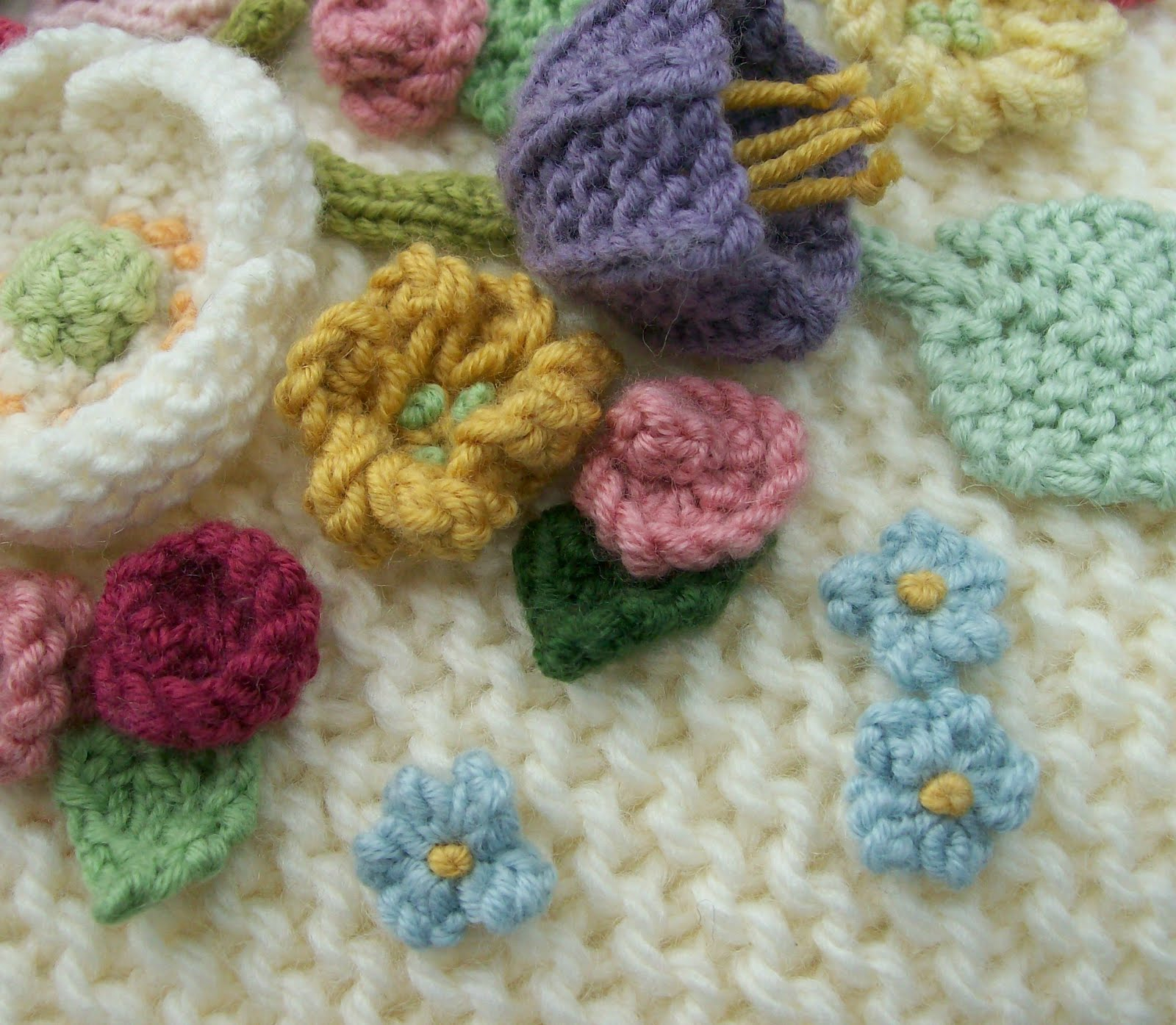 Knitted Flower Patterns Free Teddybearscottage Free Patterns