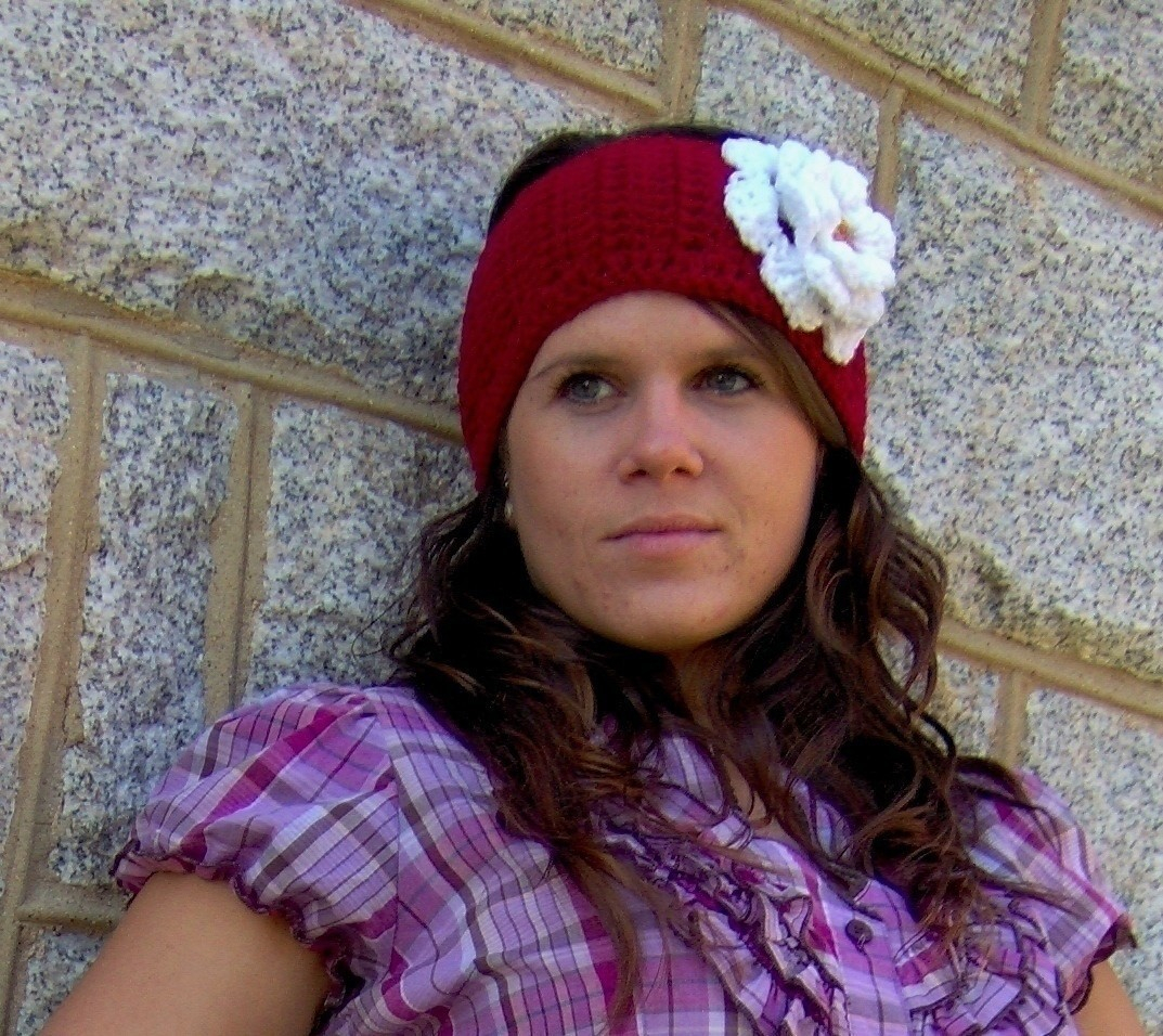 Knitted Headband With Flower Pattern Crochet Flower Earwarmer How To Stitch A Knit Or Crochet Headband
