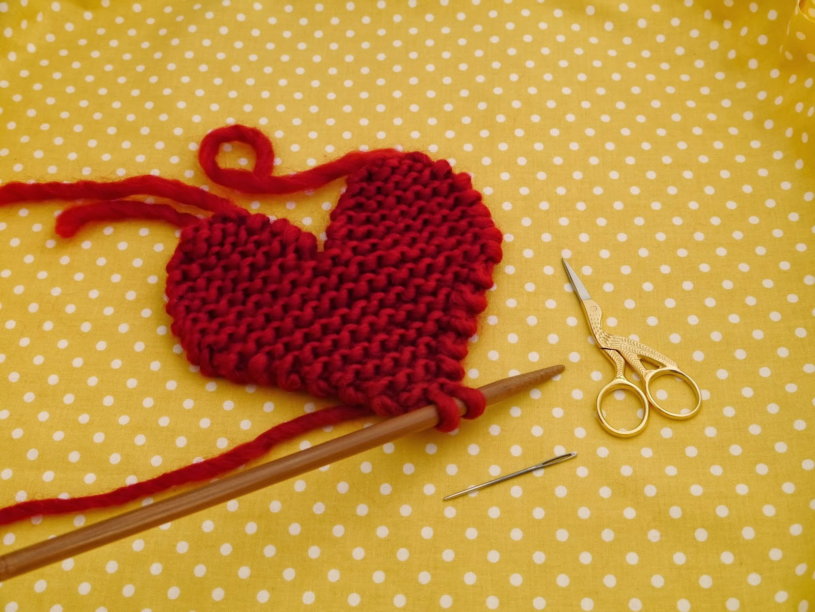 Knitted Heart Pattern How To Knit A Heart Julie The Knits