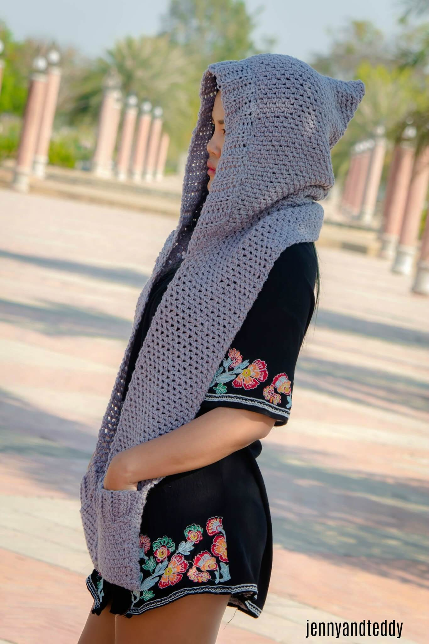 Knitted Hooded Scarf With Pockets Pattern Chloe Hooded Pockets Scarf Free Crochet Pattern