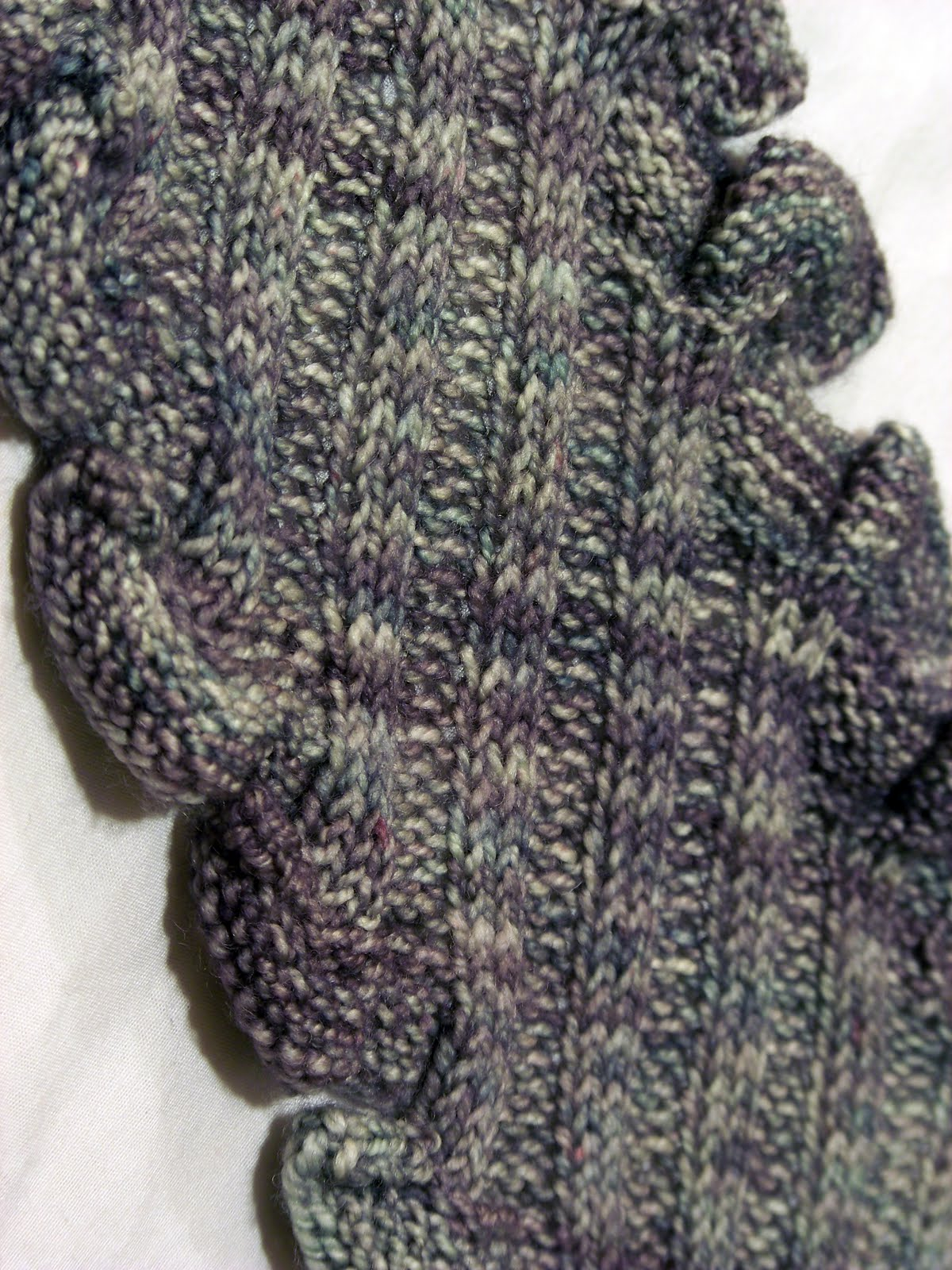 Knitted Ruffle Scarf Pattern Mybootee Whirly Gig Scarf Pattern