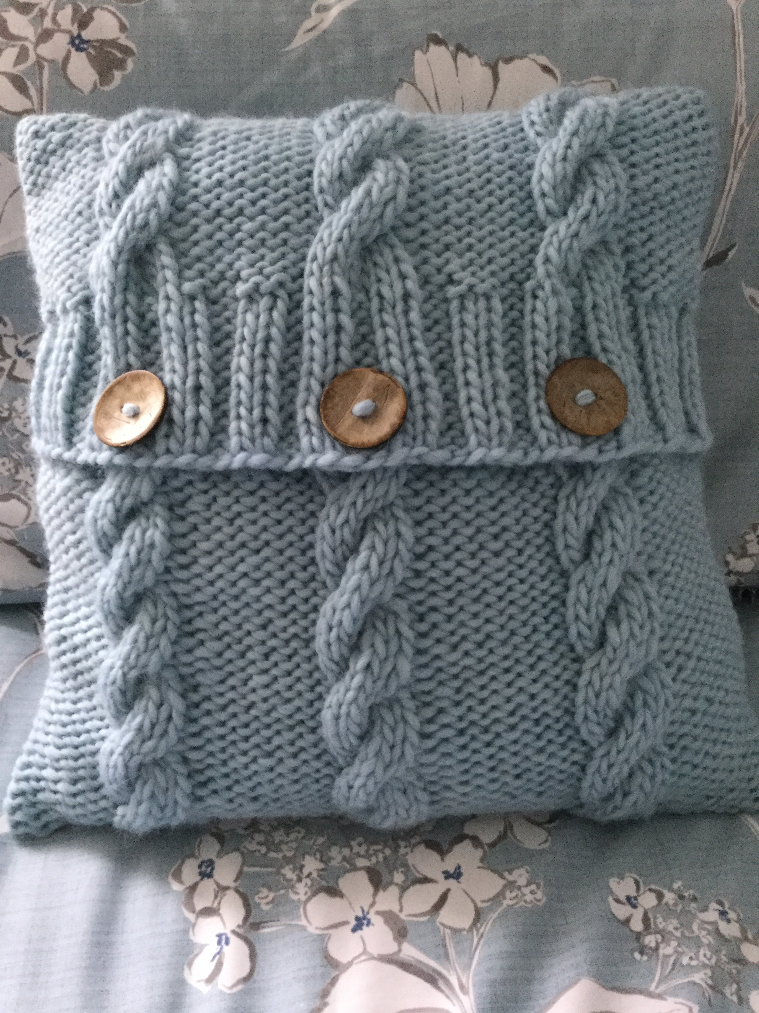 Knitting Pattern For Cushion Cover With Cables 3 Cables Cushion Cover Knitting Pattern