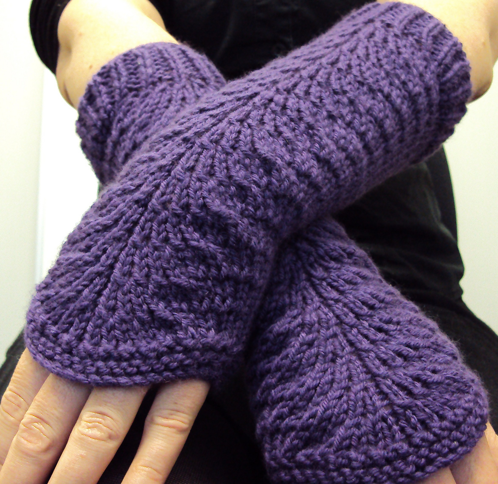 Knitting Pattern For Gloves Easy Mitts Knit Flat Knitting Patterns In The Loop Knitting