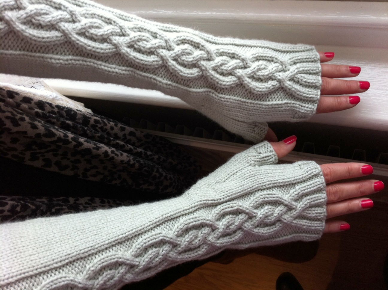 Knitting Pattern For Gloves Winter Wonderland Free Hand Knitted Mitts Pattern