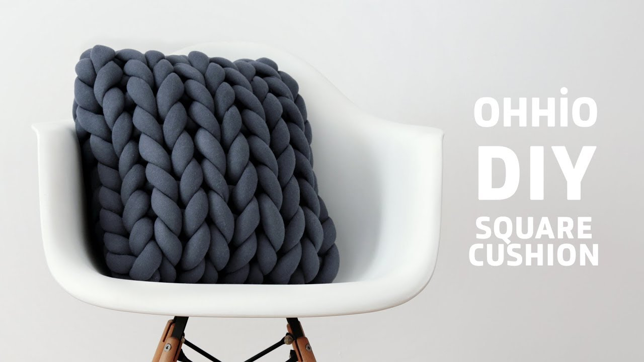 Knitting Patterns For Cushions Diy How To Make A Chunky Knit Cushion With Ohhio Braid
