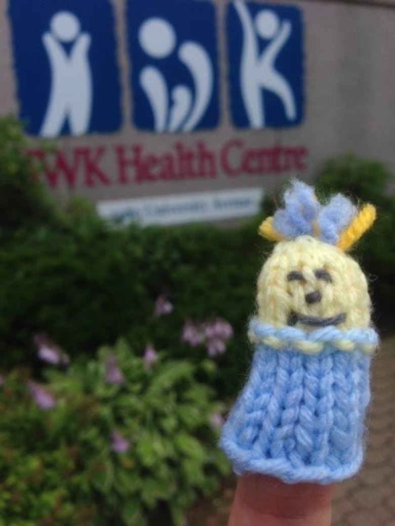 Knitting Patterns For Finger Puppets Iwk Seeking Volunteer Knitters To Make Finger Puppets Cbc News