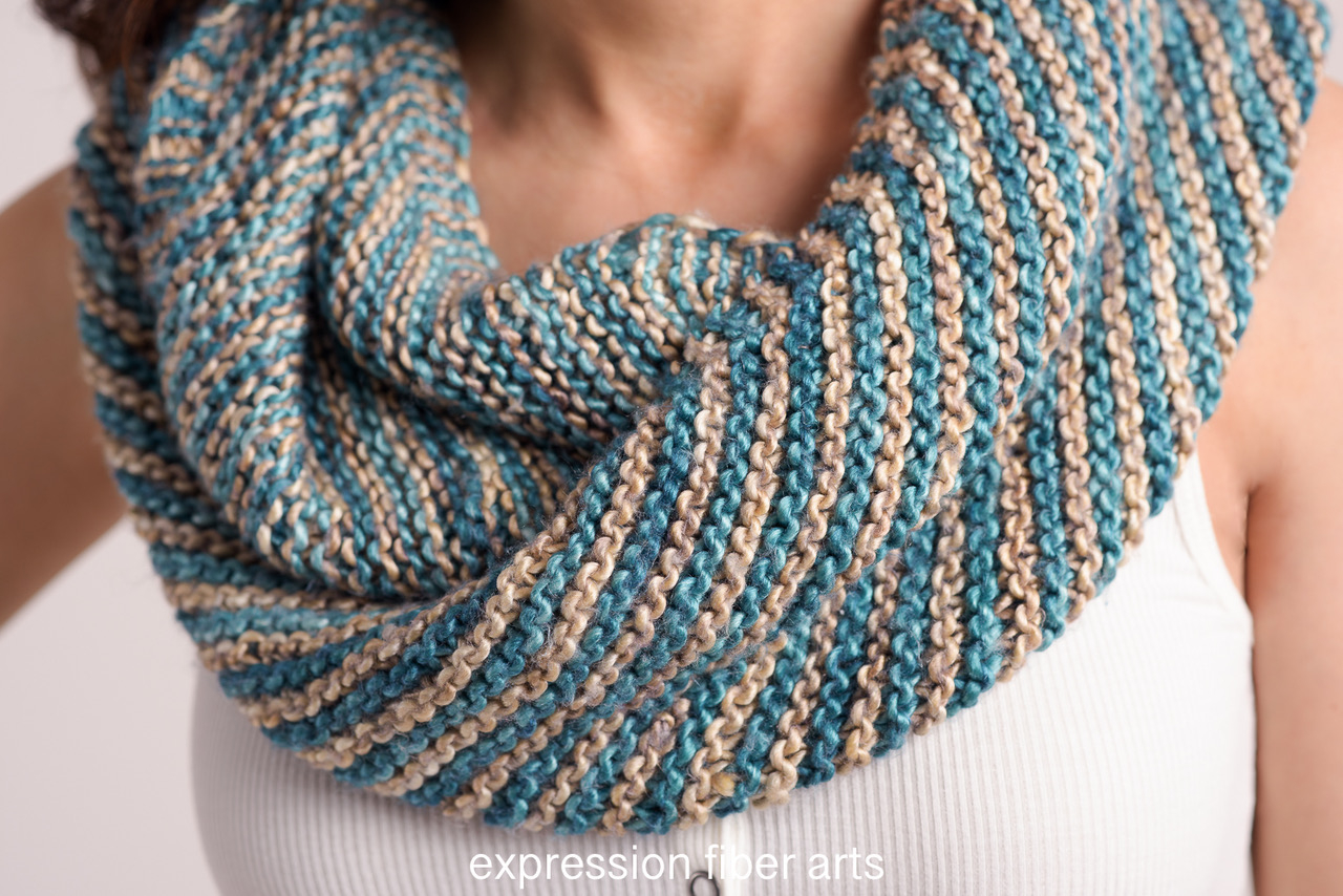 Loop Scarf Knitting Pattern How To Knit A Diagonal Striped Infinity Scarf For Beginners
