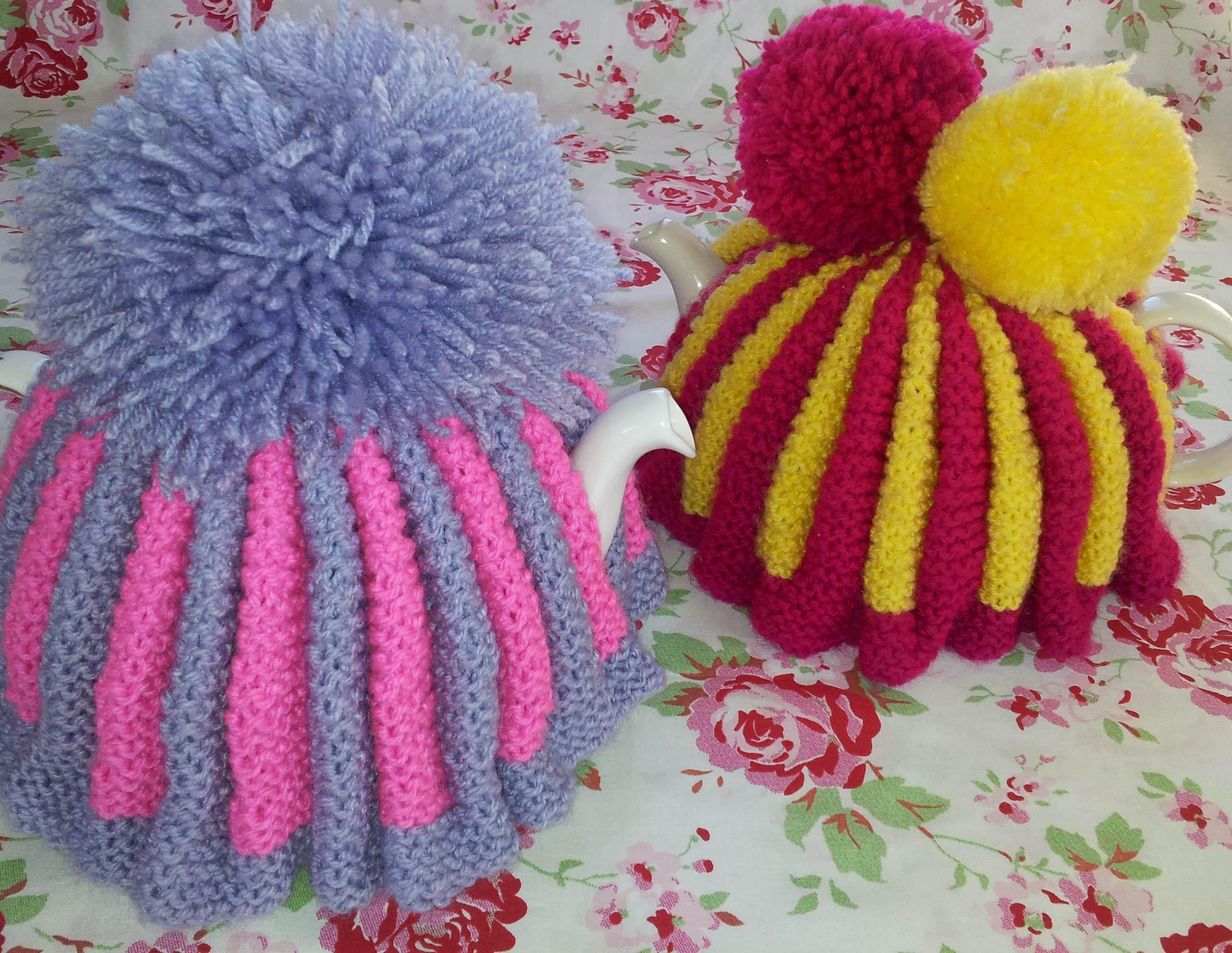 Patterns For Knitted Tea Cosies My Vintage Style Knitted Tea Cosy Cozy Thestitchsharer