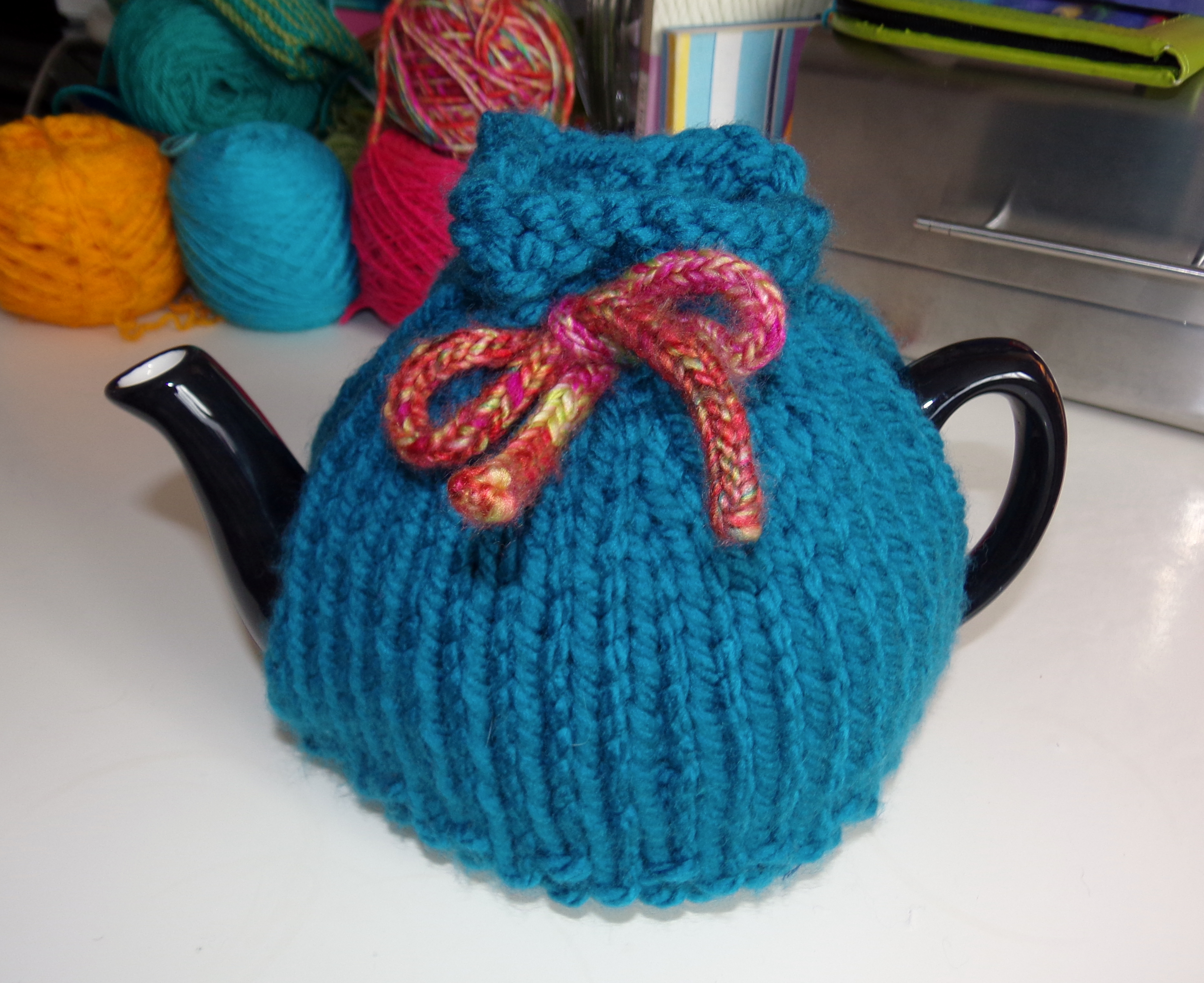 Patterns For Knitted Tea Cosies Three Free Tea Cosy Patterns Reviewed Or Why Tea Pots Are Better