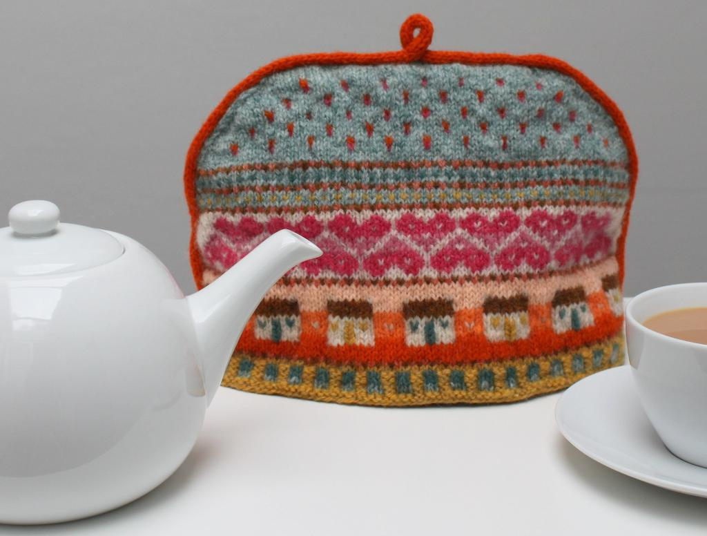 Patterns For Knitted Tea Cosies Wrap Up Your Teapot In A Tea Cosy Knitting Pattern