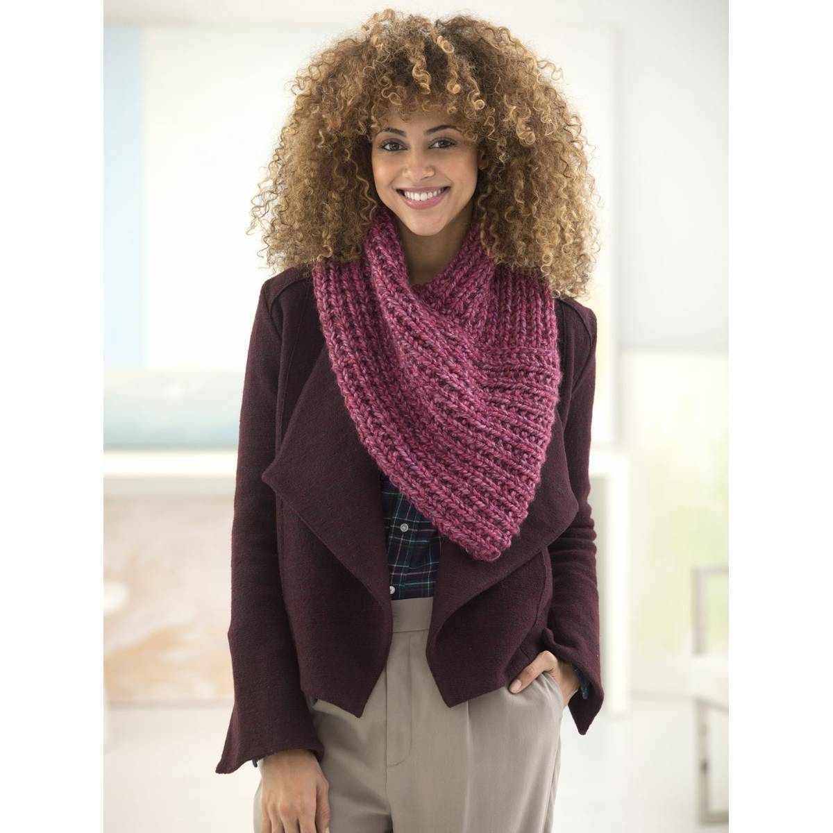 Quick Knit Cowl Pattern Free Pattern Lion Brand Thick And Quick New Direction Cowl L60124