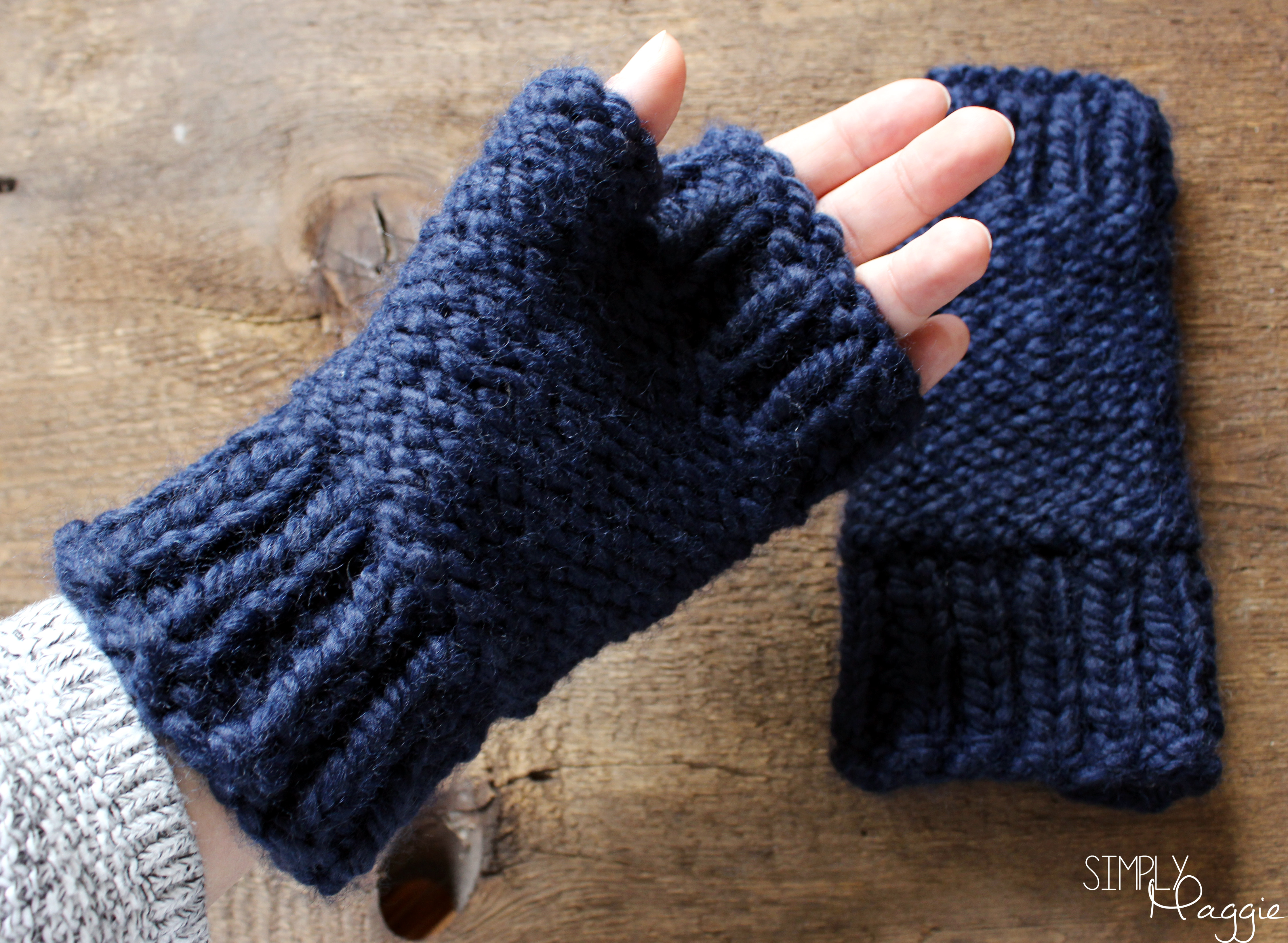 Simple Scarf Knitting Patterns For Beginners Chunky Fingerless Mittens Pattern Simplymaggie