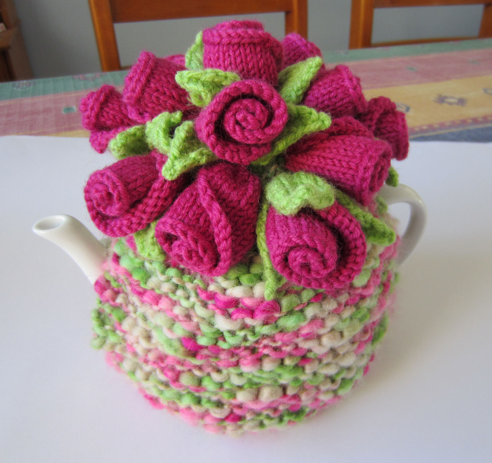 Tea Cozy Patterns To Knit Rosebuds Tea Cosy Free Knitting Pattern