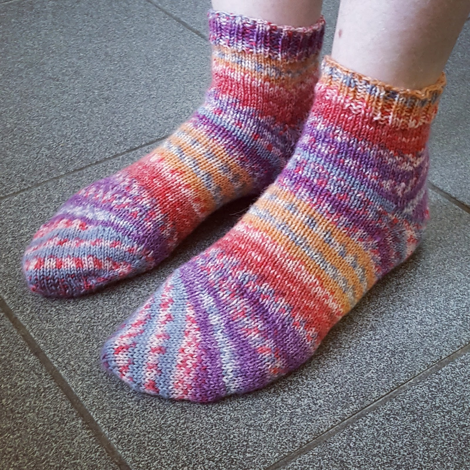Toe Socks Knitting Pattern Knitting And So On Tipsy Toe Socks